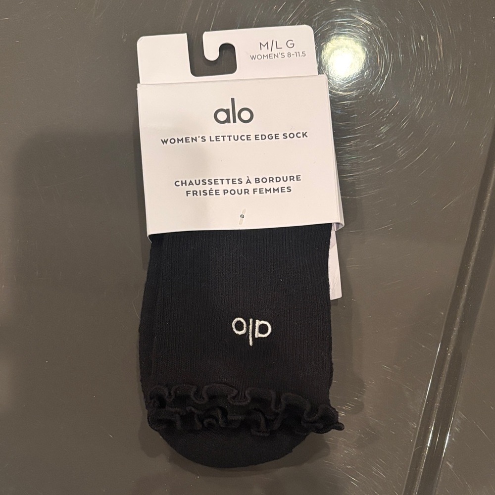 Alo Women's Black Lettuce Edge Socks NEW!! M/L